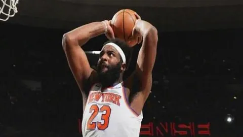 传奇新百区合击盟重神兵公测，专家推荐打怪爆茅台攻略